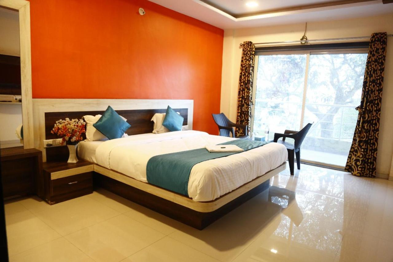 Hotel Shriyan Mahabaleshwar Bagian luar foto