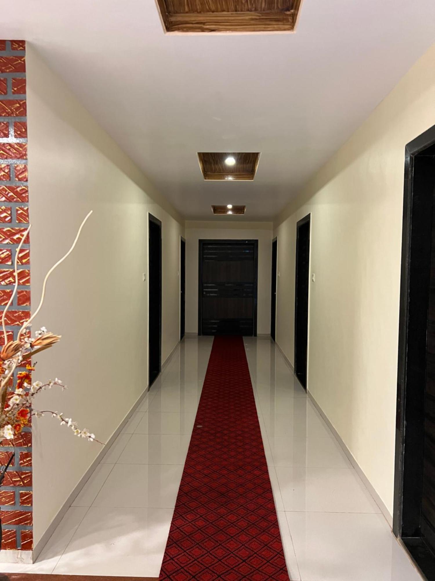 Hotel Shriyan Mahabaleshwar Bagian luar foto