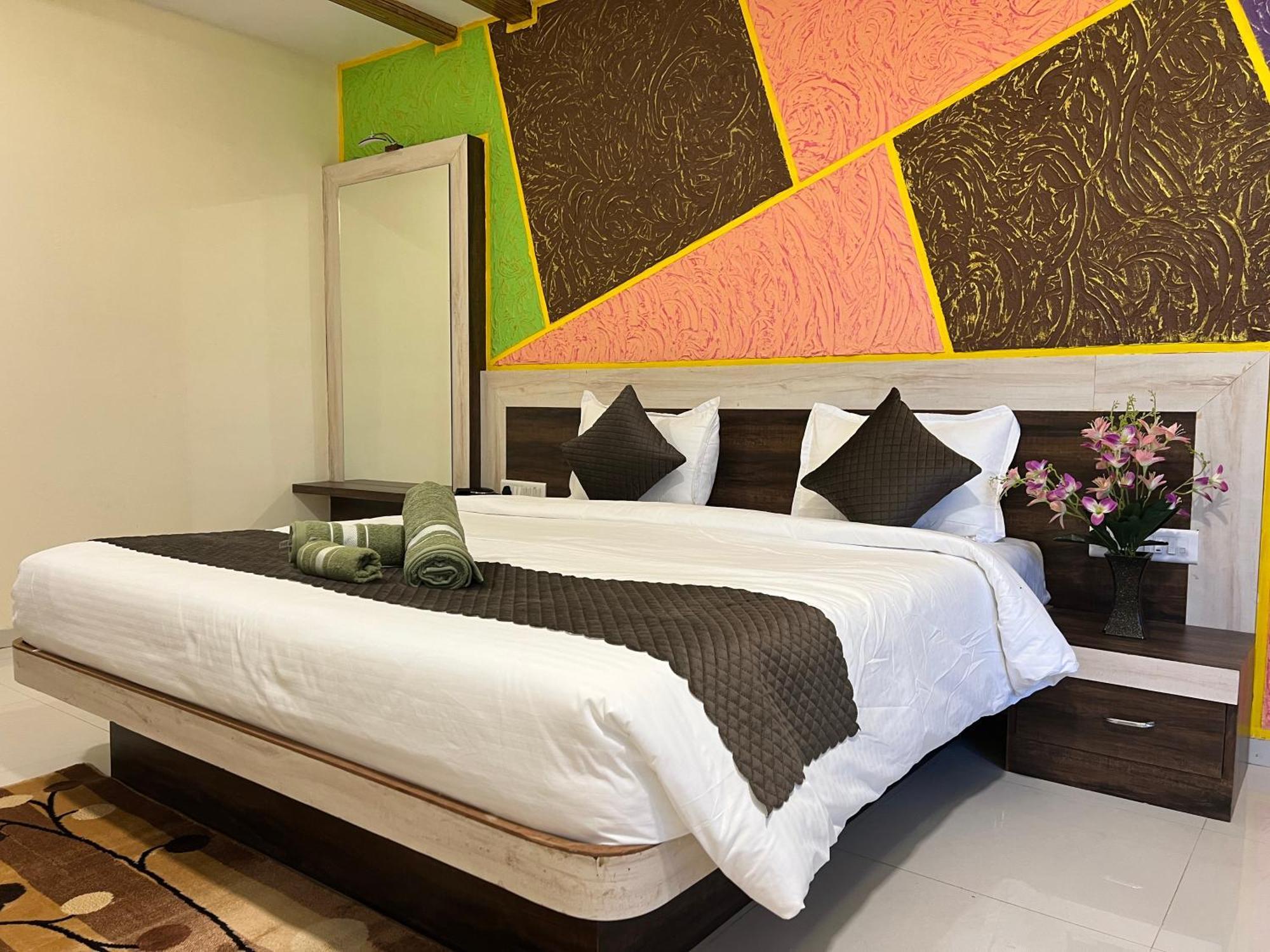 Hotel Shriyan Mahabaleshwar Bagian luar foto