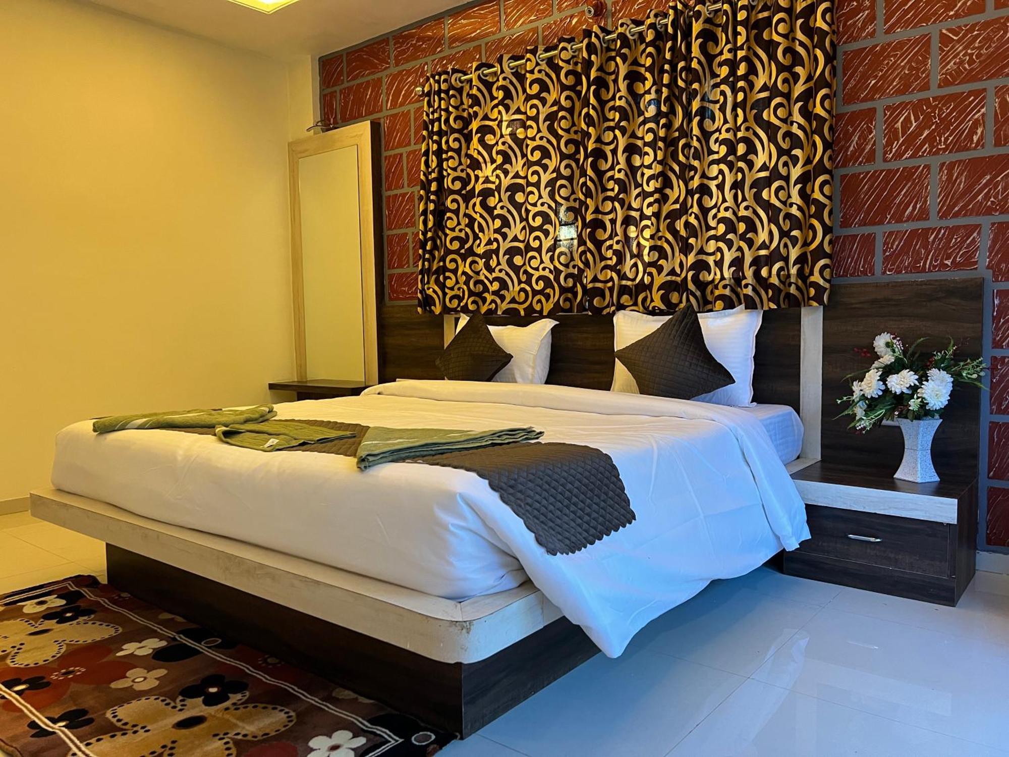 Hotel Shriyan Mahabaleshwar Bagian luar foto