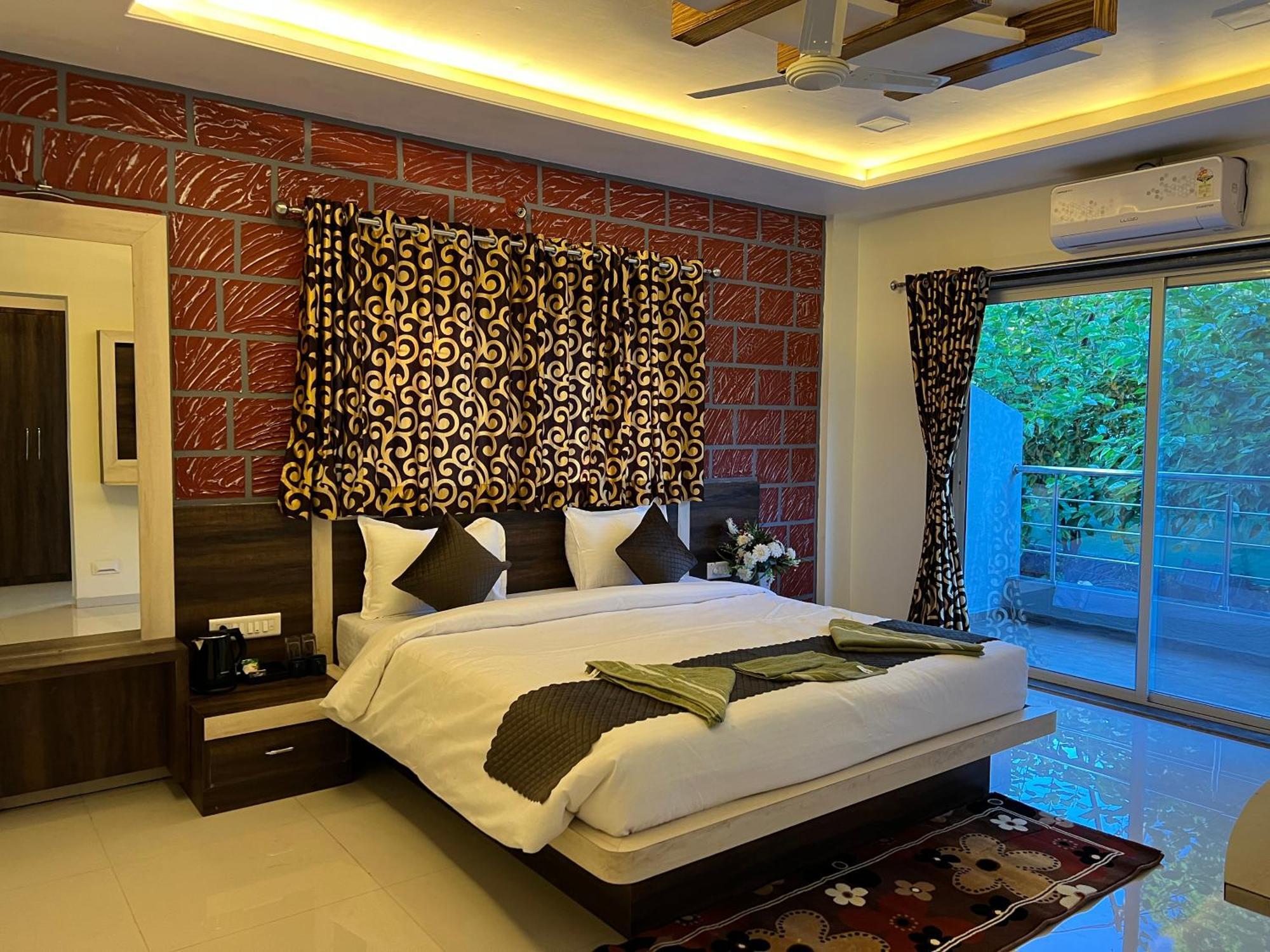 Hotel Shriyan Mahabaleshwar Bagian luar foto